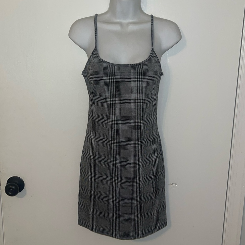 NWOT Popular21 plaid Privé Random Houndstooth Pattern strap Mini Dress